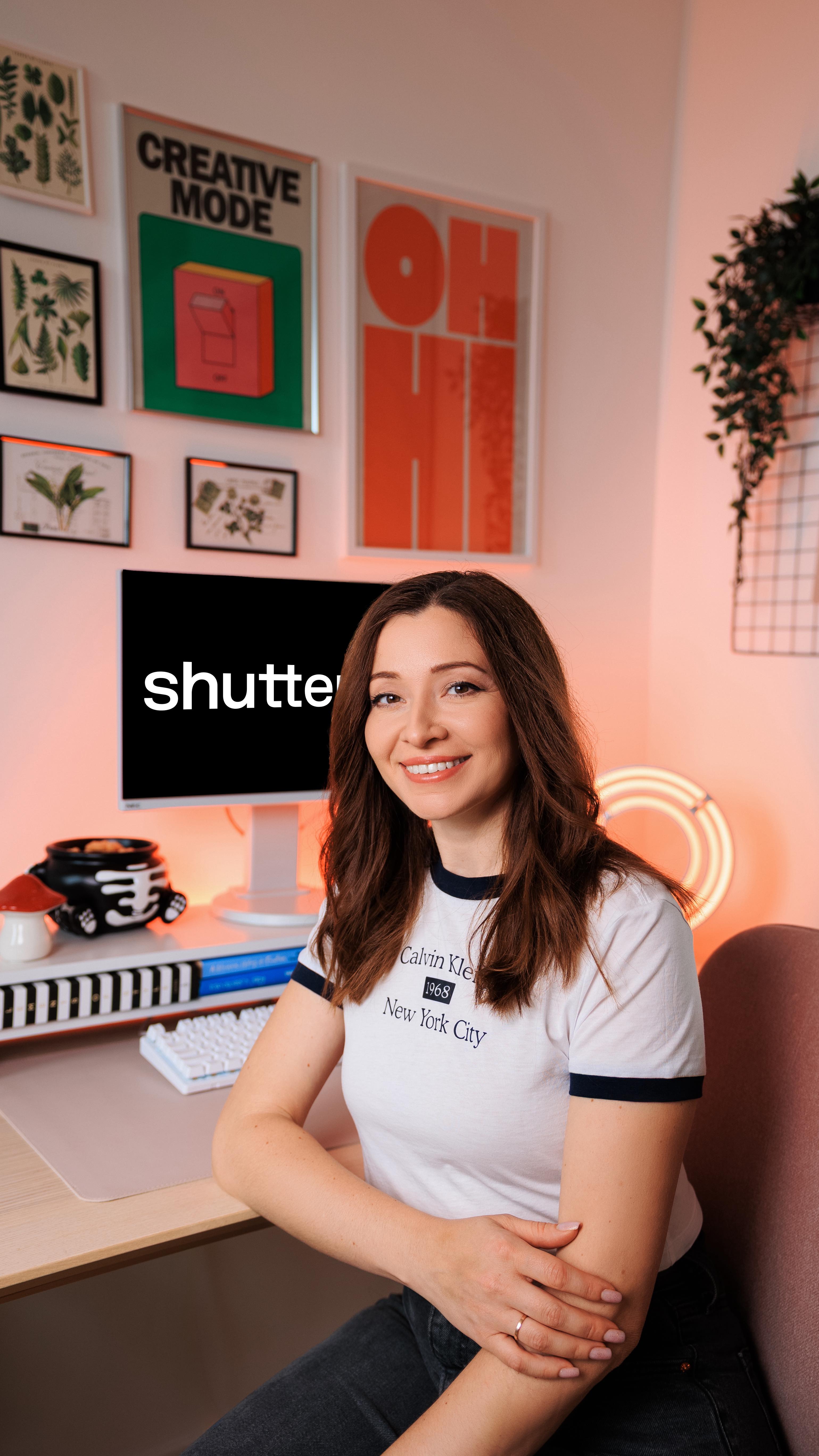 Instagram post by @illustrator.blog_artist for Shutterstock. Caption reads: Need a quick Insta promo but donβt wanna spend....