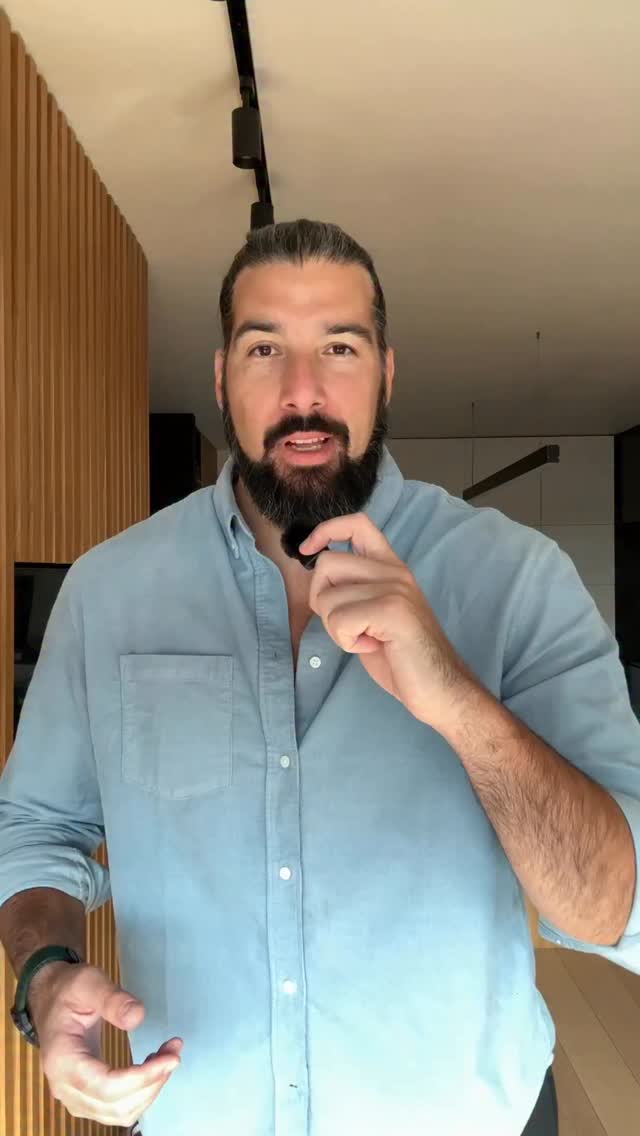 Instagram post by @nichimizazvan for Mentos. Caption reads: POŠALJI OVO NEKOME KO VOLI JAKE NAGRADE…KAŽI “DA!”....