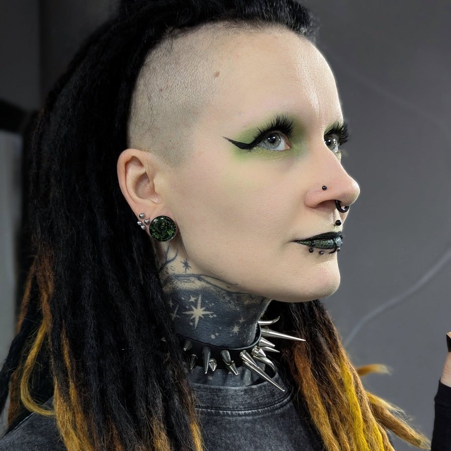 Instagram post by @eerie_elli for Custom Plugs. Caption reads: Check out @ukcustomplugs ✨ They have these....