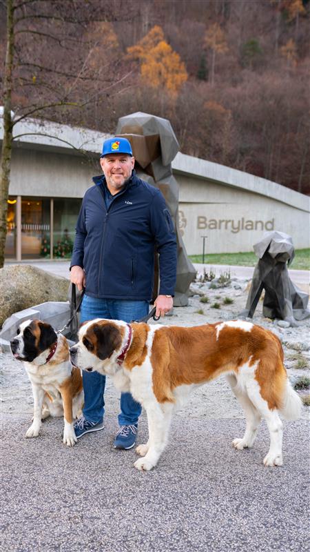 Instagram post by @barrylandmartigny for lidlch. Caption reads: [...] einen Barry nach Hause nehmen? 👇 😍⁣ ⁣....