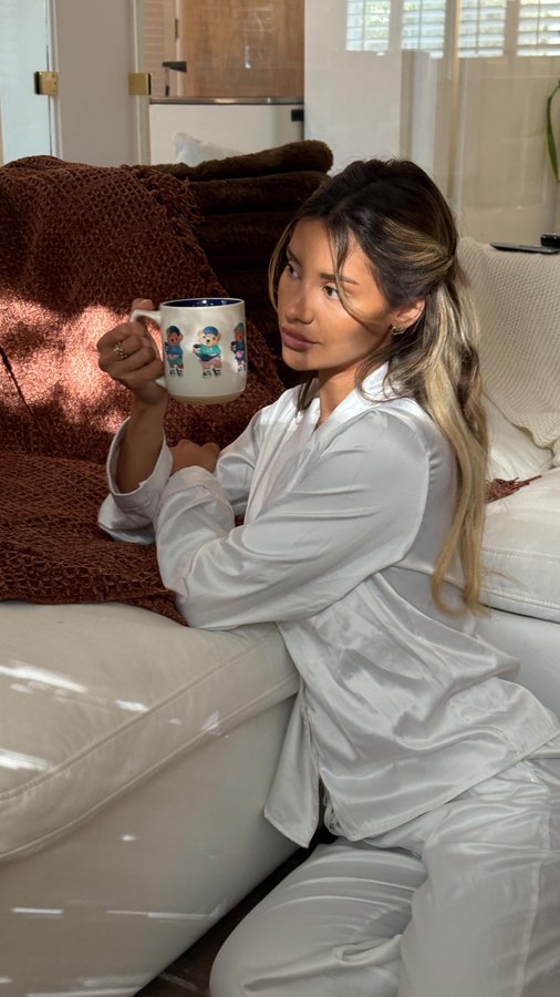 Instagram post by @maarebeaar for Eternal Water. Caption reads: My Candid Tips for Improving Digestion 😭
💧Drink....