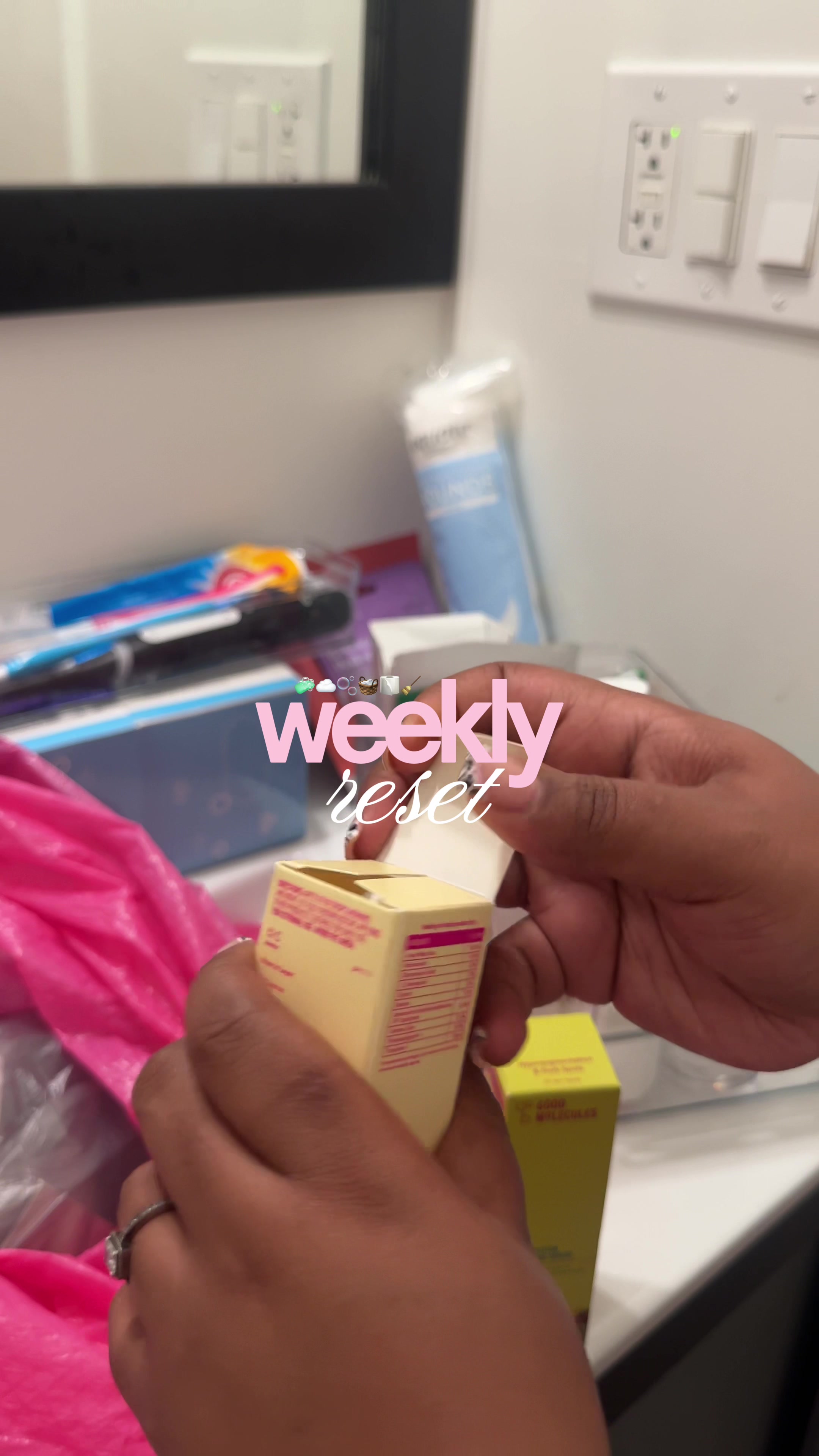 TikTok post by @kimmecaunique for Phueut. Caption reads: [...] #reset #fyp #minivlog #cleanwithme....