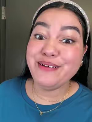 TikTok post by @carolguoficial for Turandoss Jewelry. Caption reads: @Turandoss-Jewelry #blackfriday....