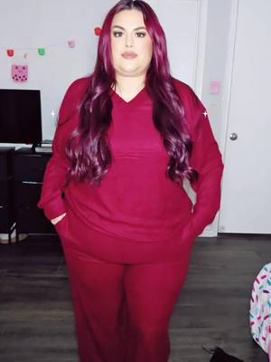TikTok post by @pinky_samz for WIHOLL FASHION. Caption reads: [...] #plussizefashion #comfy #outfit @WIHOLL....
