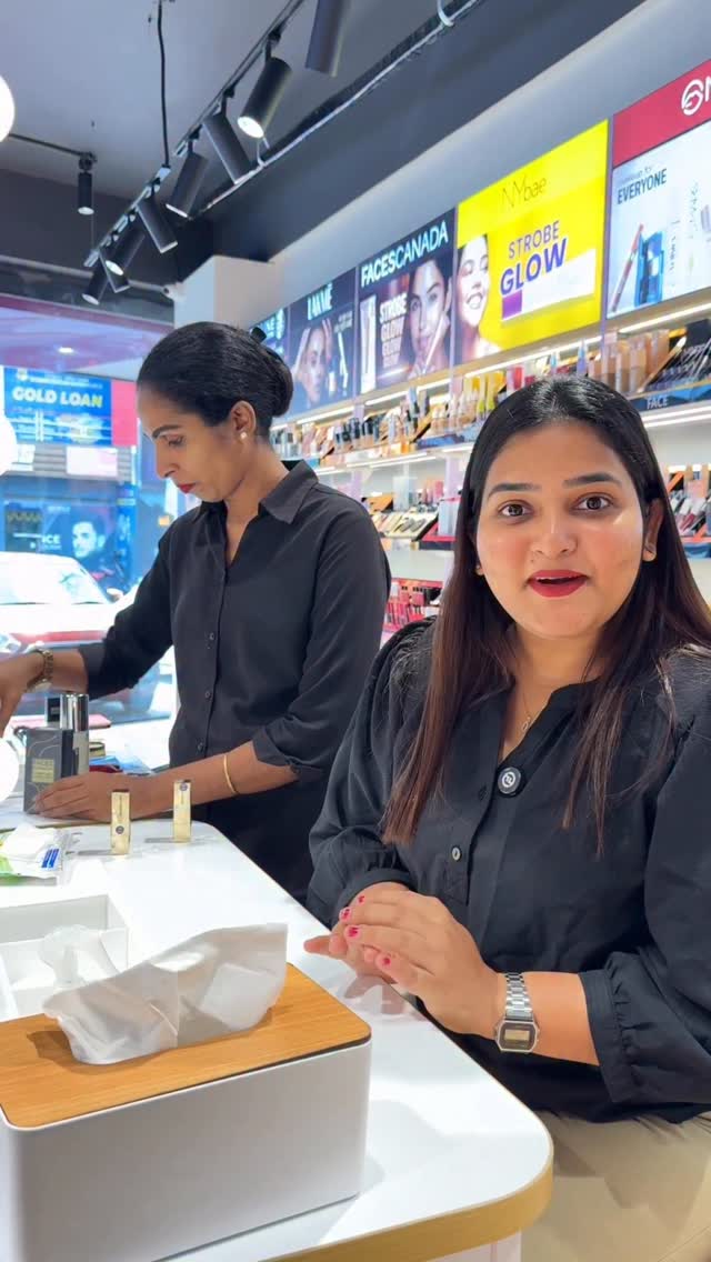 Instagram post by @bonjour_thrissur for Purplle. Caption reads: 💯 Free makeup 😳🔥 @letspurplle 
Glow chasers,....