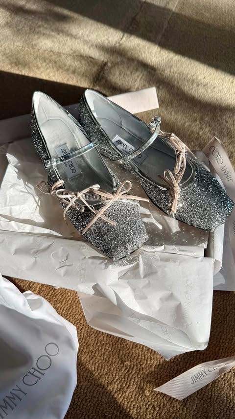 Instagram post by @jessichloe for Jimmy Choo. Caption reads: [...] & unbox these gorgeous sparklers from....