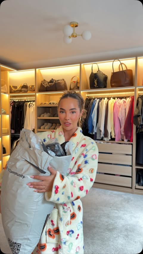 Instagram post by @chynasolder for KAIIA. Caption reads: tracksuit haul!! @kaiiathelabel DISCOUNT- CHYNAS15....