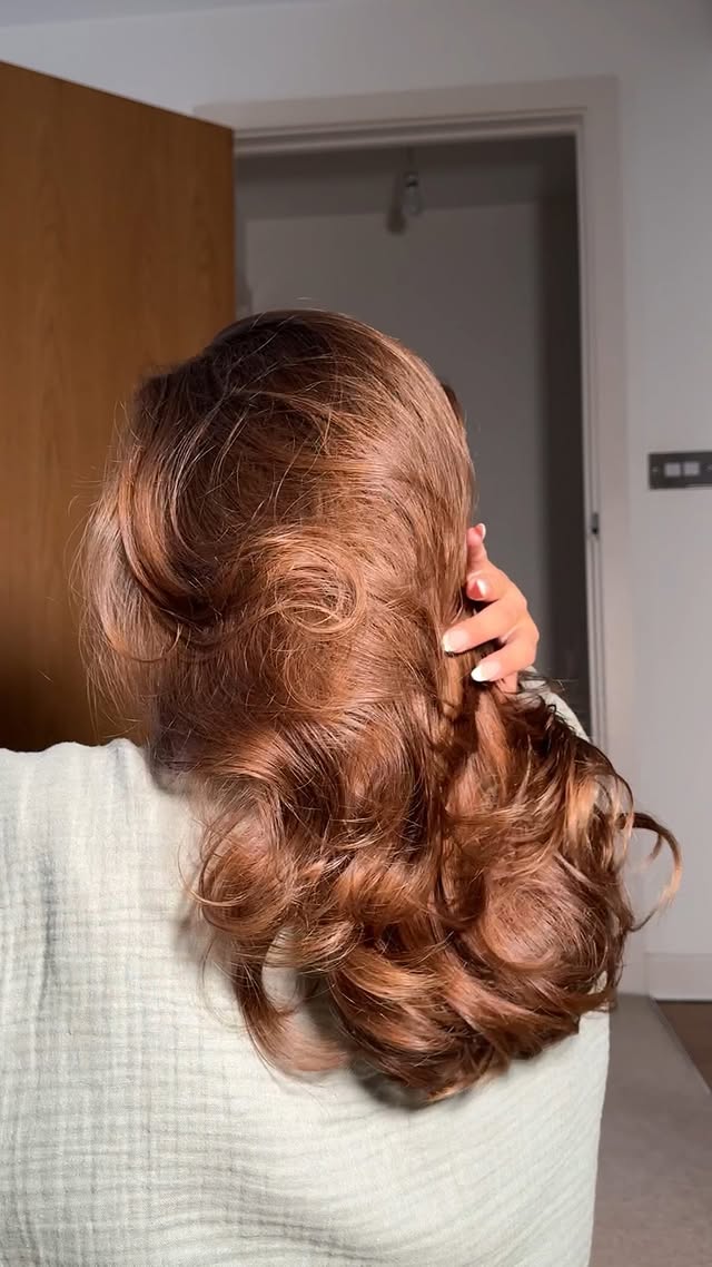 Instagram post by @sashalilliee for Eternal Muse. Caption reads: @eternalmusehair bon bons - revolutionary ⭐️🎀🫶🏻....