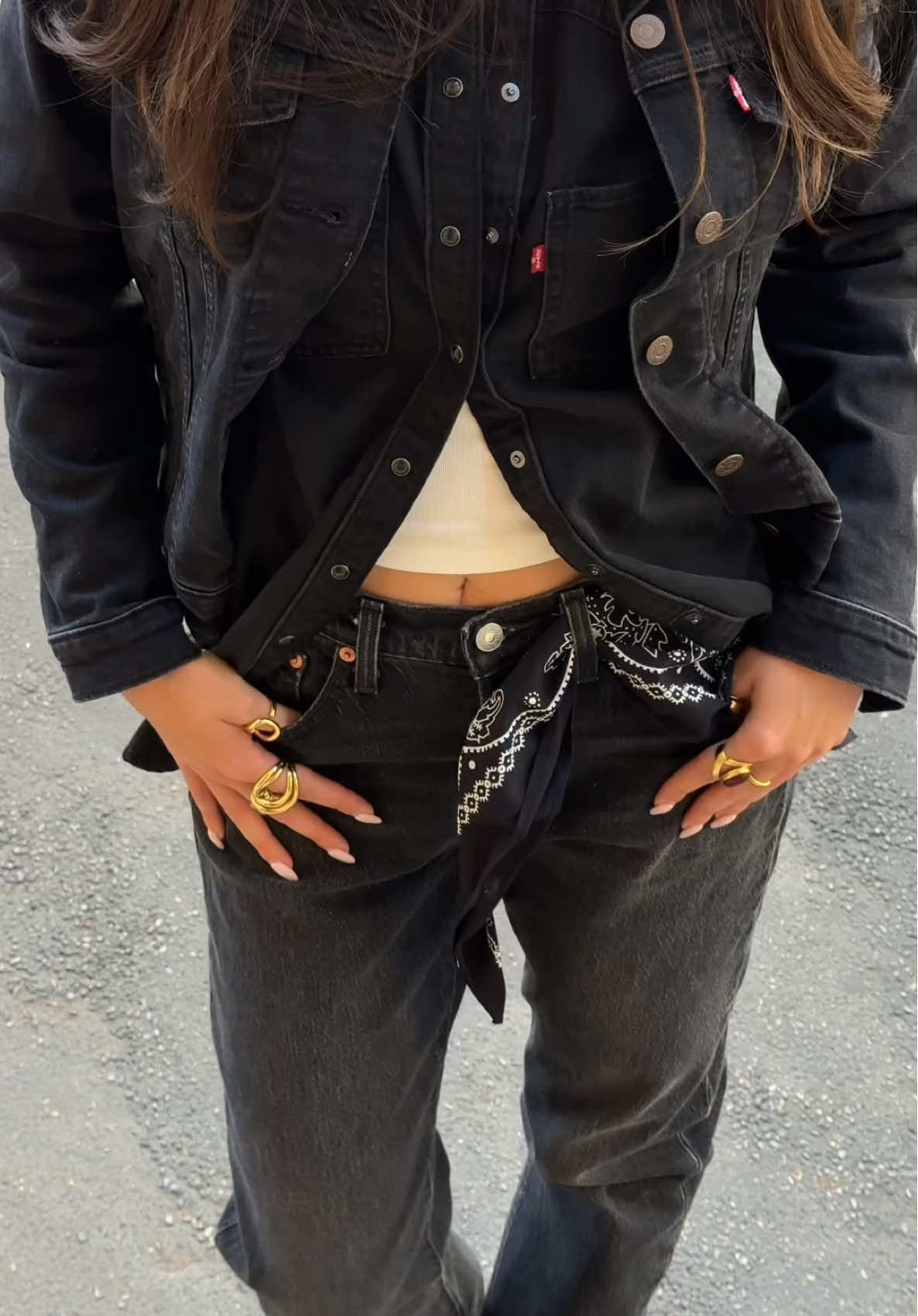 TikTok post by @sararhodio for Levi’s. Caption reads: Life is better when you like your outfit.....