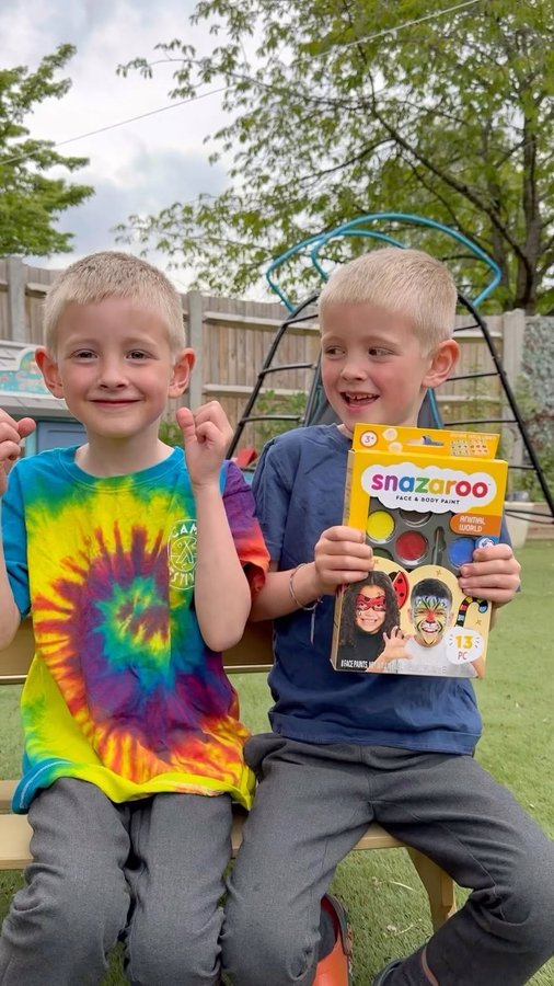 Instagram post by @craigfamilyblog for Snazaroo. Caption reads: [...] Summer time face painting with....