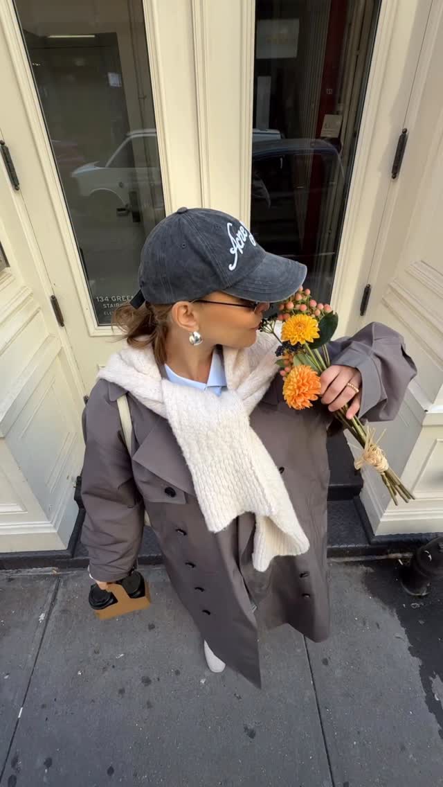 Instagram post by @anastasiia.ia for Aerosoles. Caption reads: Outfit of the day with @Aerosoles.

#ad #Aerosoles.