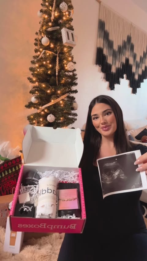 Instagram post by @nakelledoll for Bump Boxes. Caption reads: [...] during her entire pregnancy! 🤰🏻🎁 ✨....