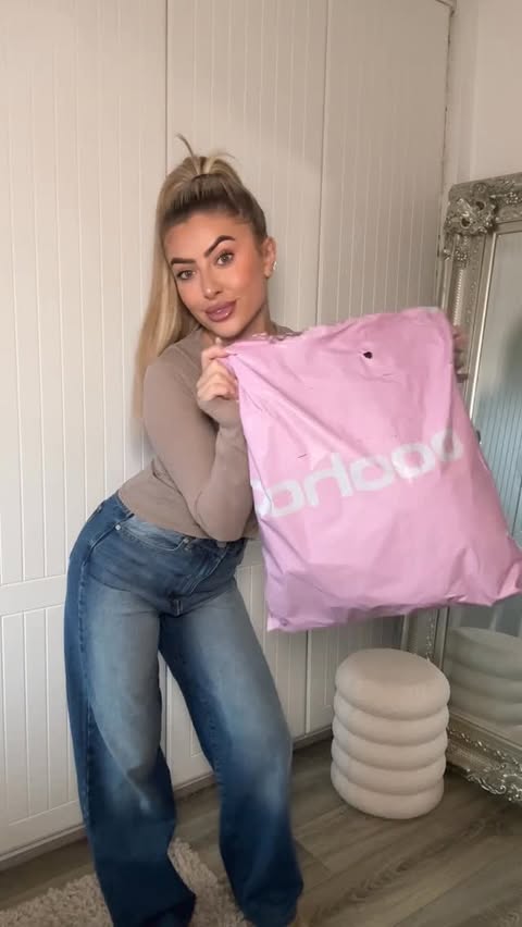 Instagram post by @chloe_ormond for Boohoo. Caption reads: [...] up ✨ Use code CHLOEO for money off @boohoo....