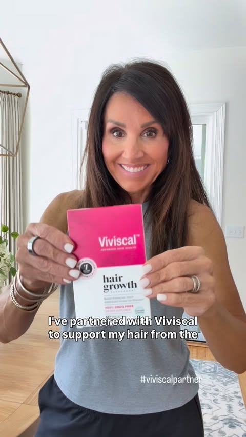Instagram post by @cyndispivey for Viviscal. Caption reads: Comment ‘HAIR’ to get your box of Viviscal Hair....