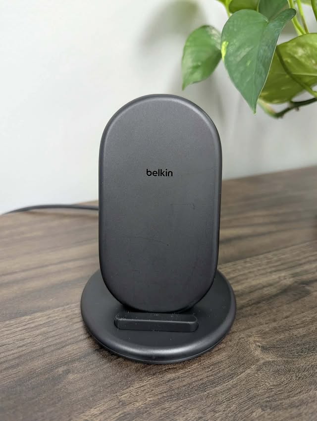 Instagram post by @fergiefindz for Belkin. Caption reads: [...] was gifted this item by Influenster and....