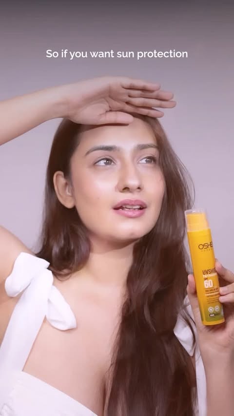Instagram post by @roma.jani for Oshea Herbals. Caption reads: [...] lightweight sunscreen serum from Oshea....