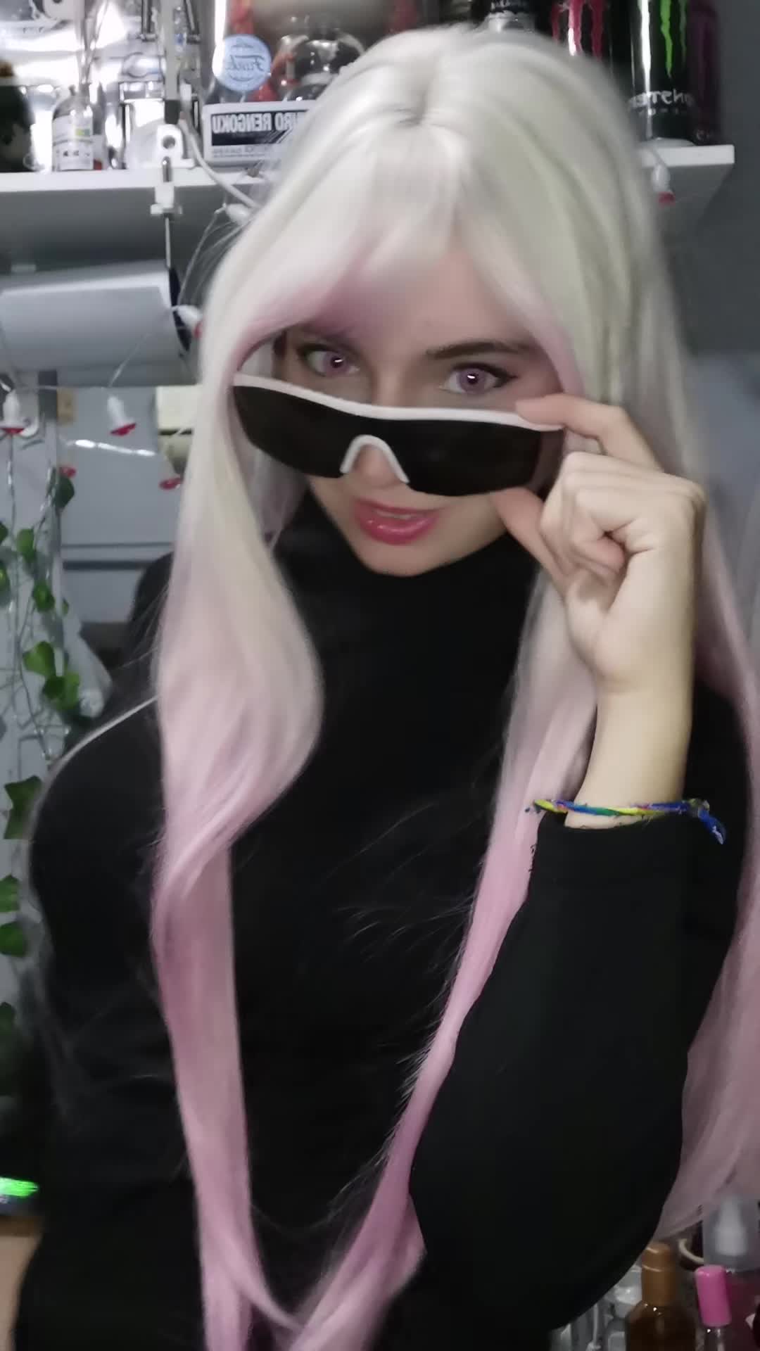 TikTok post by @iris_23_x for TIJN Eyewear. Caption reads: Colaboración con:@TIJN EYEWEAR #tijnhaul....