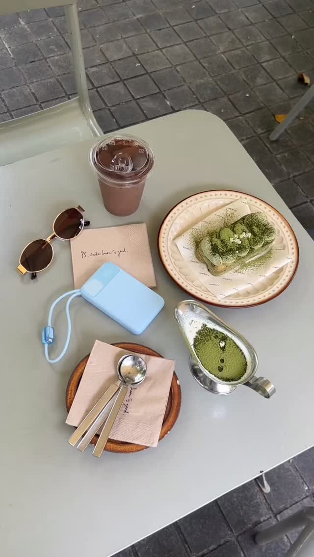 Instagram post by @cherish_rachel for Baseus. Caption reads: fashion meets function, only with Baseus....