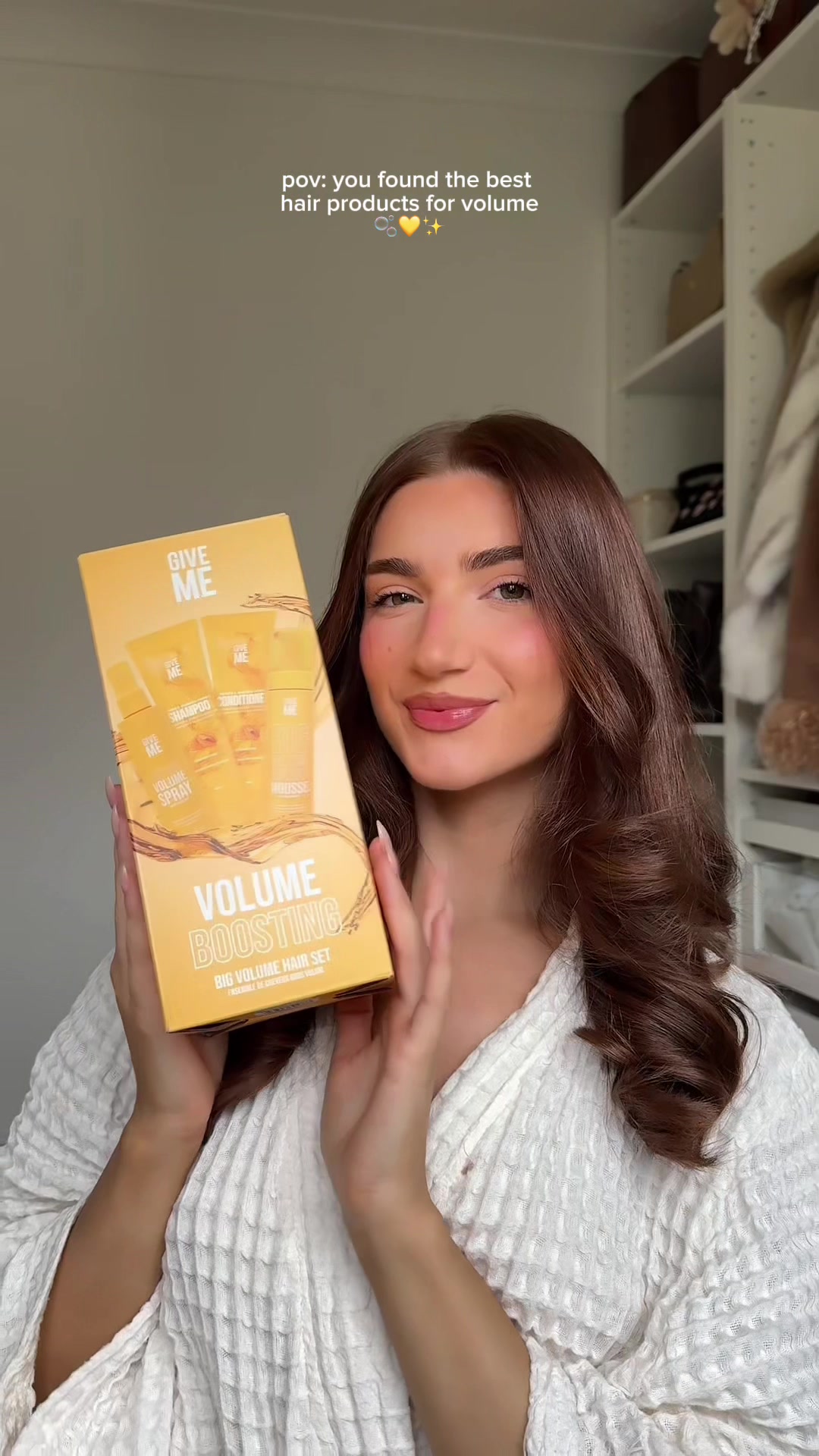 TikTok post by @bethwilliamsstyle for Give Me Cosmetics. Caption reads: [...] to hold volume… try this ✨🫶🏼 @Give Me....