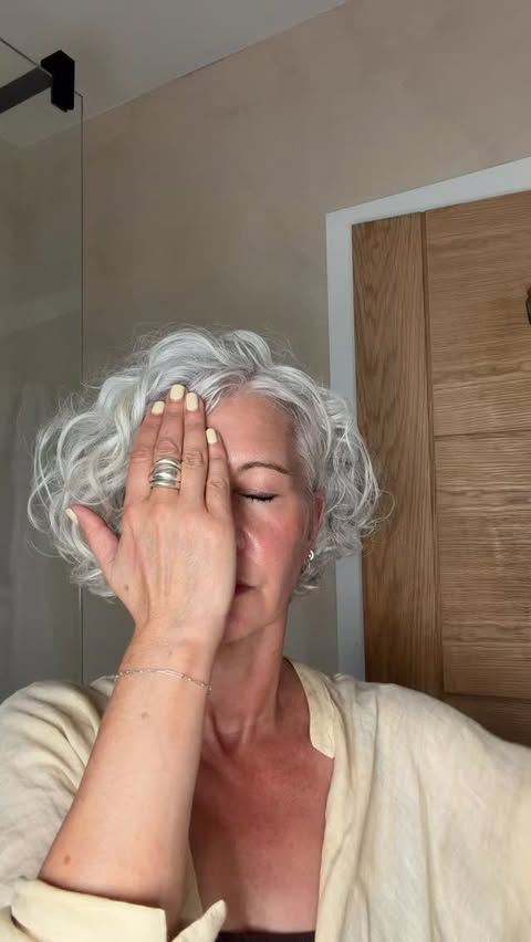 Instagram post by @thesilverkat for ICONIC LONDON. Caption reads: [AD] Okay... how have I NEVER used this before?🤍....