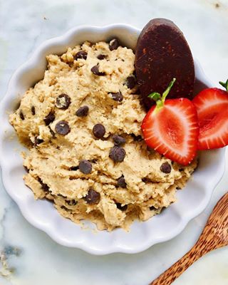 Instagram post by @doctor_juicellc for THRIVE Magazine. Caption reads: ✨fasting this yom kippur but here's some chickpea....