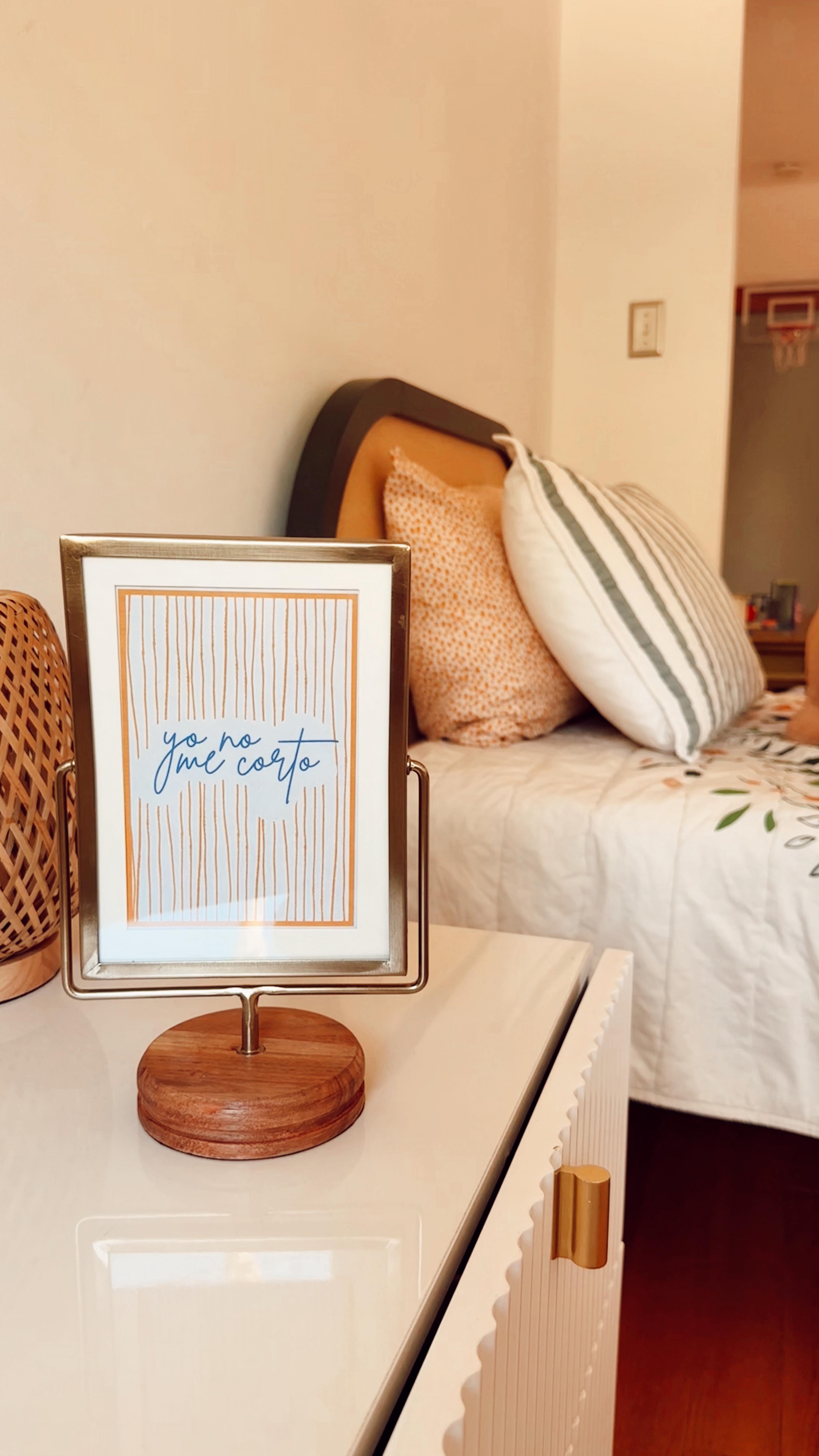 Instagram post by @balamoda for Philips. Caption reads: Chicas, ¿cuál es la frase motivadora que más decís....