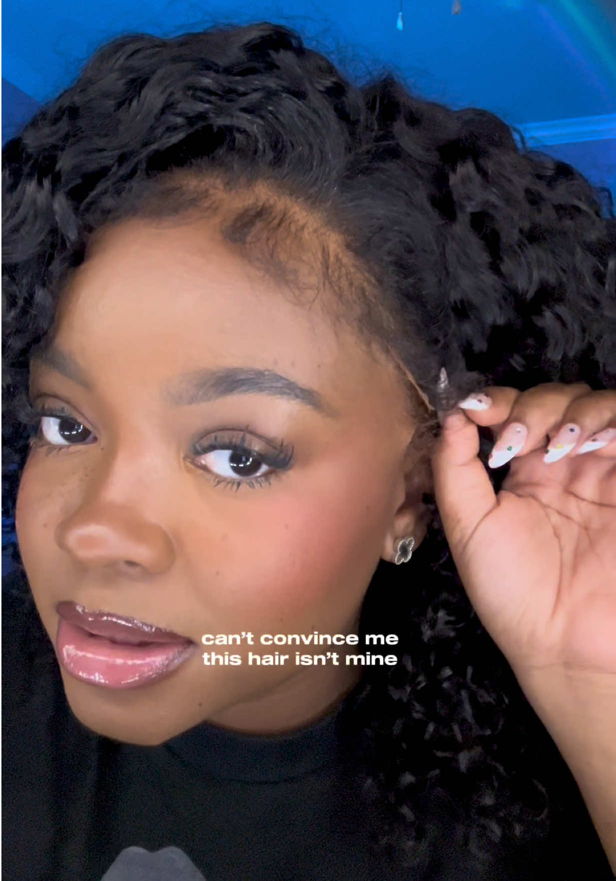 TikTok post by @jojosfraps for Ashimary Hair. Caption reads: [...] go get a glueless wig babyyyyyy😭 @Ashimary....