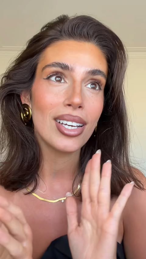 Instagram post by @makeupbyalessandra_ for Bumble. Caption reads: [...] look for when matching with someone on....