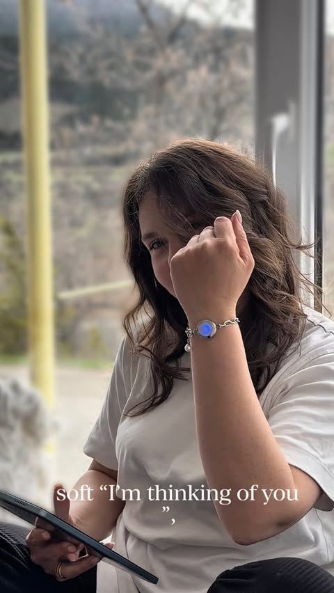 Instagram post by @nutsaishere for totwoo Smart Jewelry. Caption reads: It’s more than just a bracelet… with @totwoo....