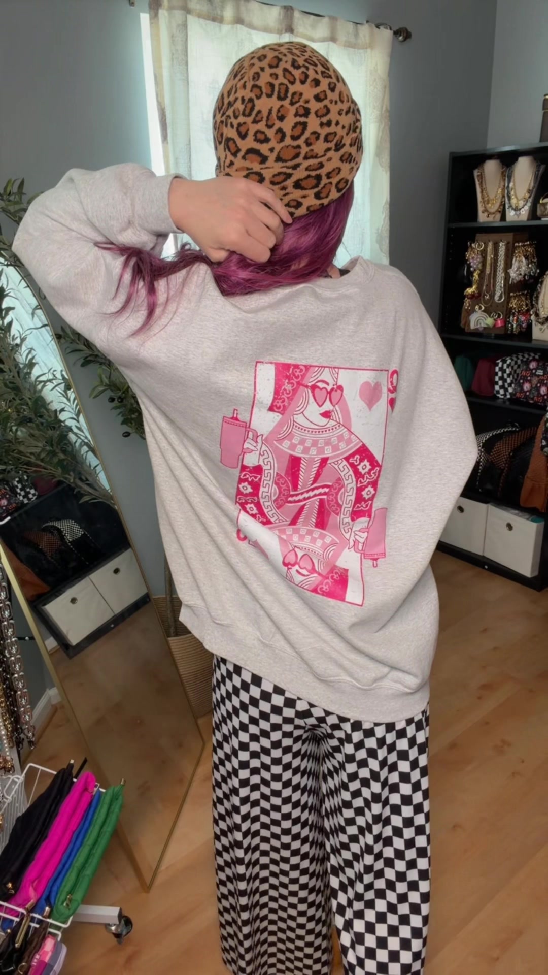 TikTok post by @lovedbyvictoriaaa for Refinery Number One. Caption reads: [...] be living in this all year 💖 @Refinery....