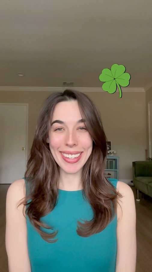 Instagram post by @biancascaglione for Só Dança. Caption reads: [...] 1 of 3 people to win a $50 gift card to Só....