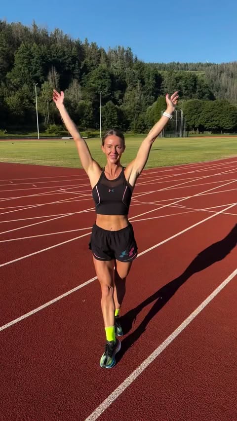 Instagram post by @xcarlydaviesx for Under Armour. Caption reads: The training paid off. #AD @underarmour New 5K PB....