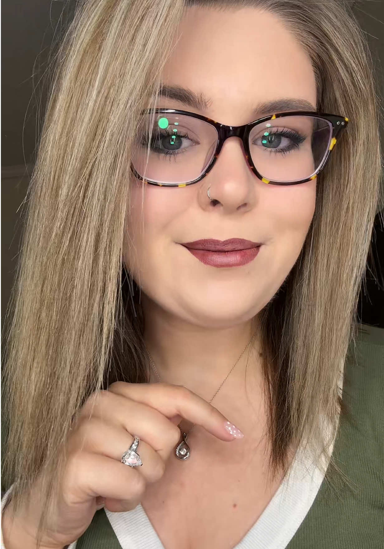 TikTok post by @ra3nanner for Lakerain Beauty. Caption reads: @lakerain beauty #lipstain #💋.