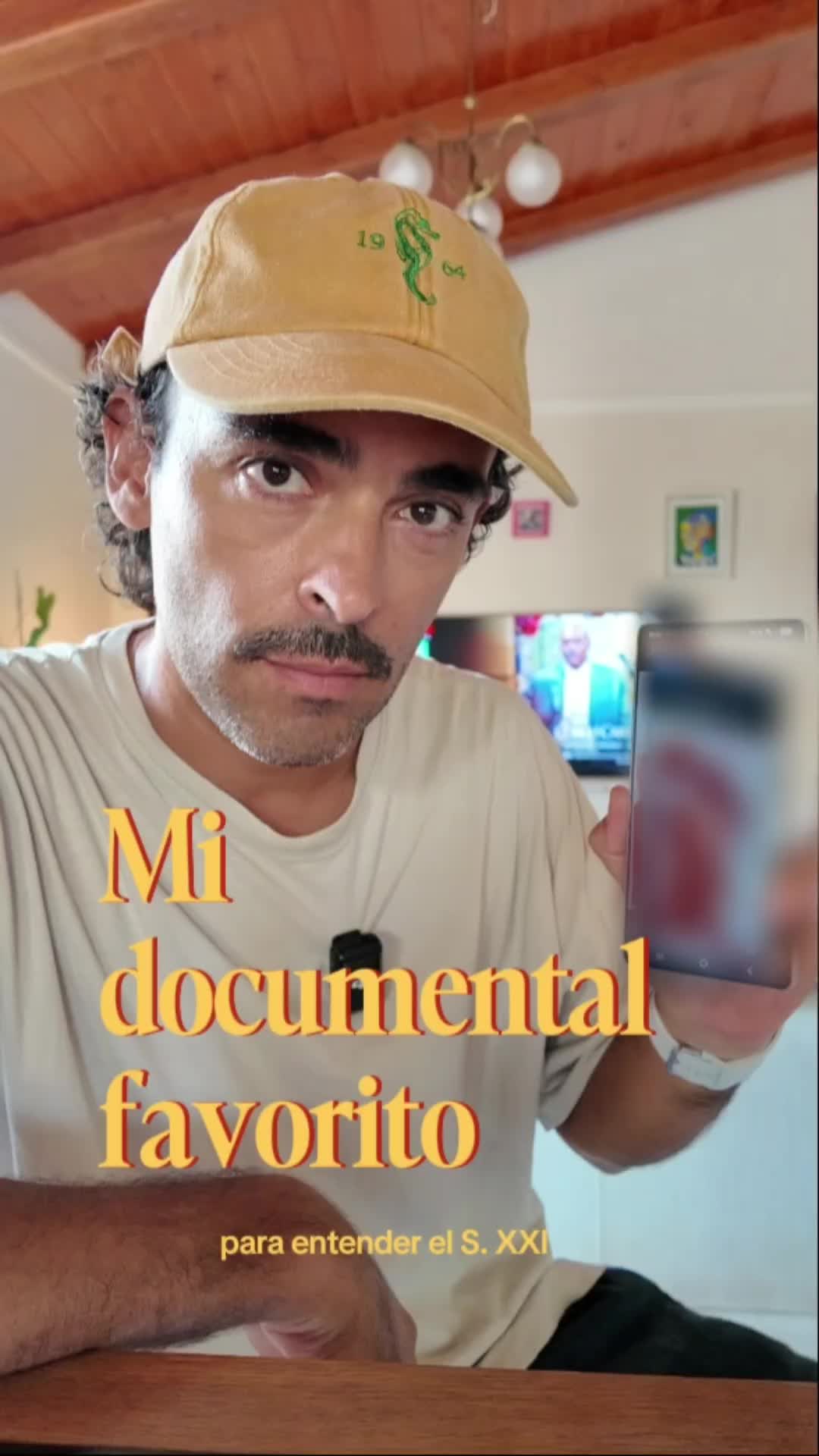 TikTok post by @taramonication for Surfshark. Caption reads: Usa el código TARAMONA o entra en....