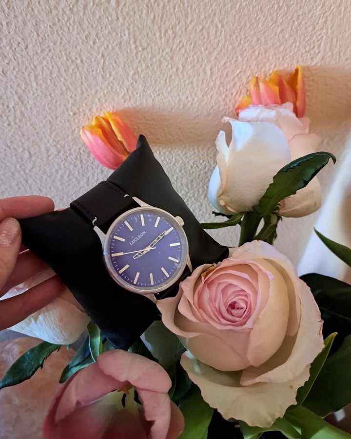 Instagram post by @vero.enache for Trendhim. Caption reads: #inloved with #thiswatch from @trendhim 💙....