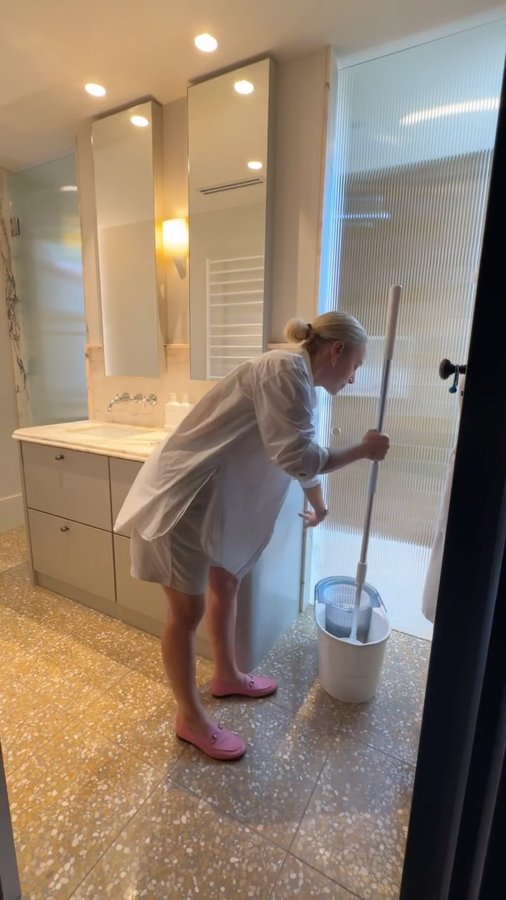 Instagram post by @ashpollard__ for Vileda. Caption reads: Not all Tik Tok cleaning hacks are fool proof.....