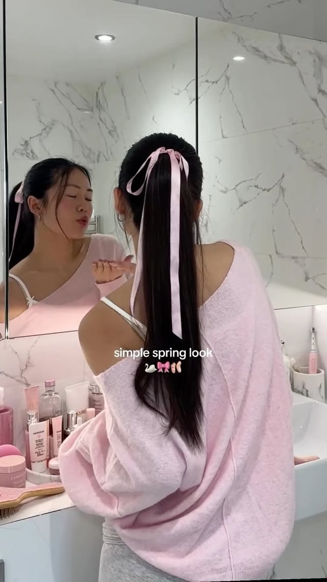 Instagram post by @olafflee for Dew of the Gods. Caption reads: [...] & @ipsy glambag 💫 I used; @dewofthegods....