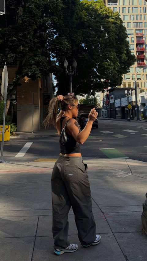 Instagram post by @evaxpilates for Oner Active. Caption reads: [...] i simply cannot wait 👀👀👀👀 @oneractive....