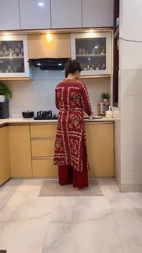 Instagram post by @smritianand23 for Flipkart. Caption reads: Kurta set @flipkart.