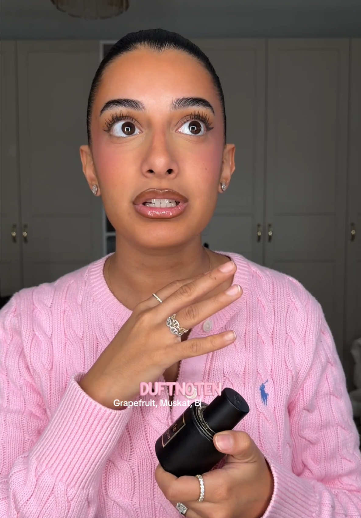 TikTok post by @sarabirganii for Gisada. Caption reads: [...] your scent 🎀🤌🏽✨ chef‘s kiss: @Gisada....