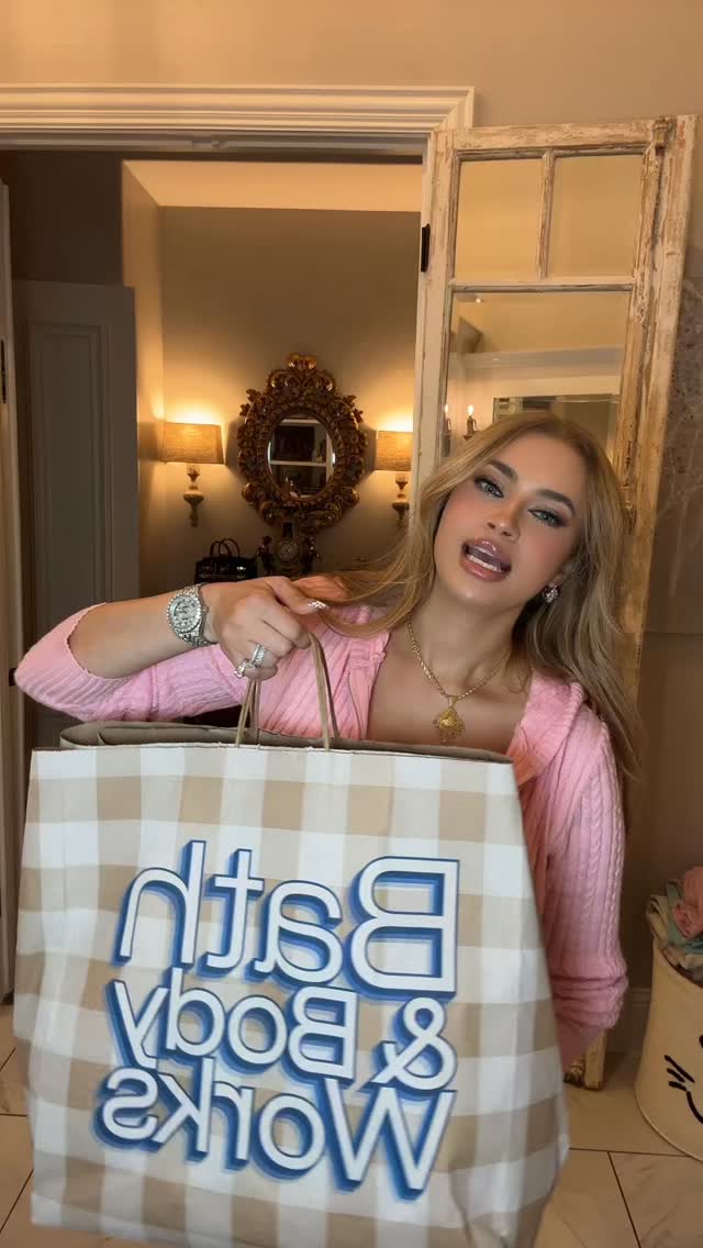 Instagram post by @theonly_one_1 for Bath & Body Works. Caption reads: @bathandbodyworks #bathandbodyworks #christmas....