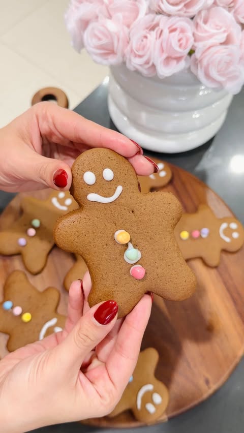 Instagram post by @minoomakesstuff for Healthy Planet. Caption reads: [...] the highest quality ingredients from....