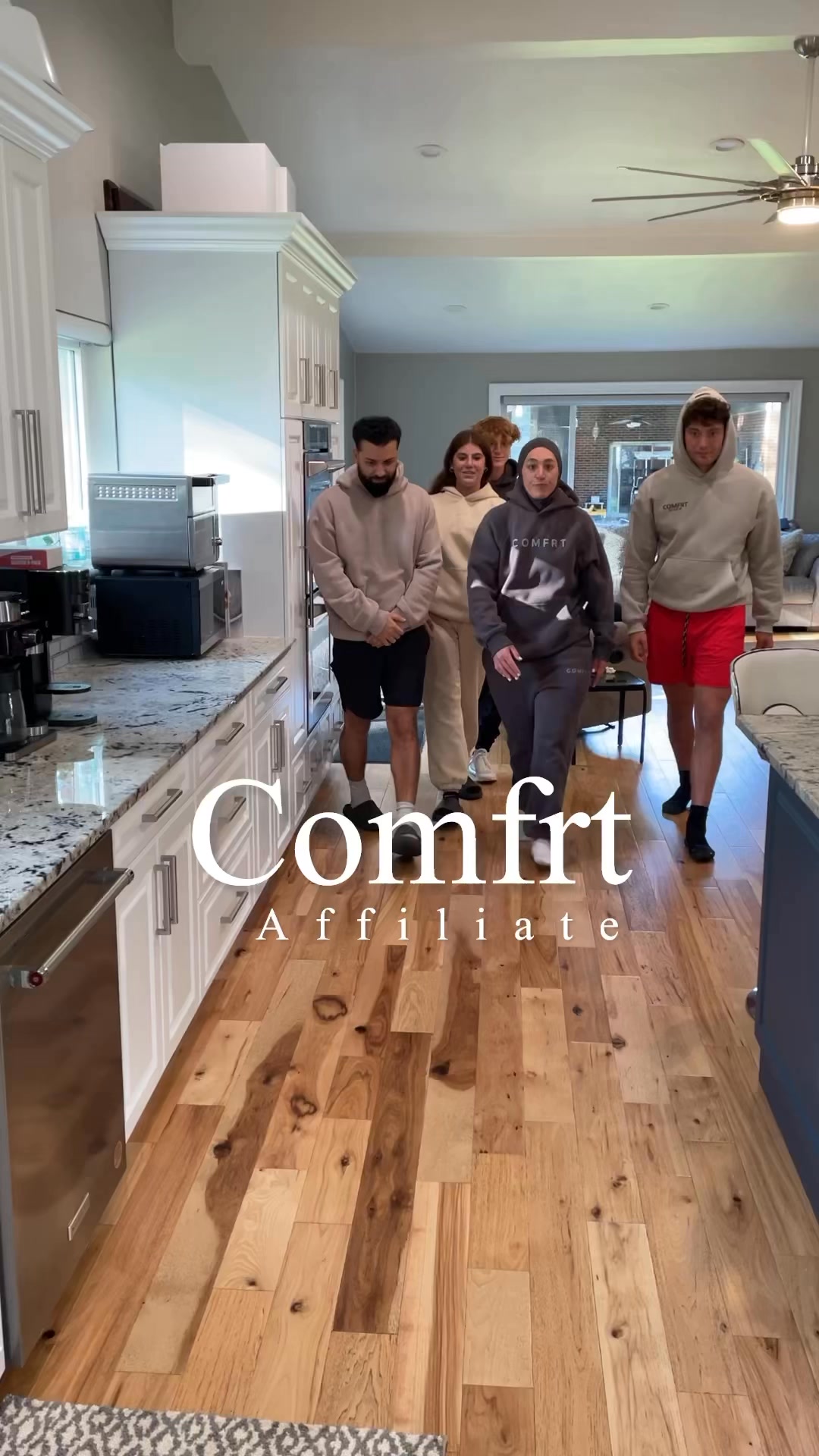 Instagram post by @summers_homemade_meals for Comfrt. Caption reads: ⸻Proud @comfrtclothing affiliate 🤍Shop our....