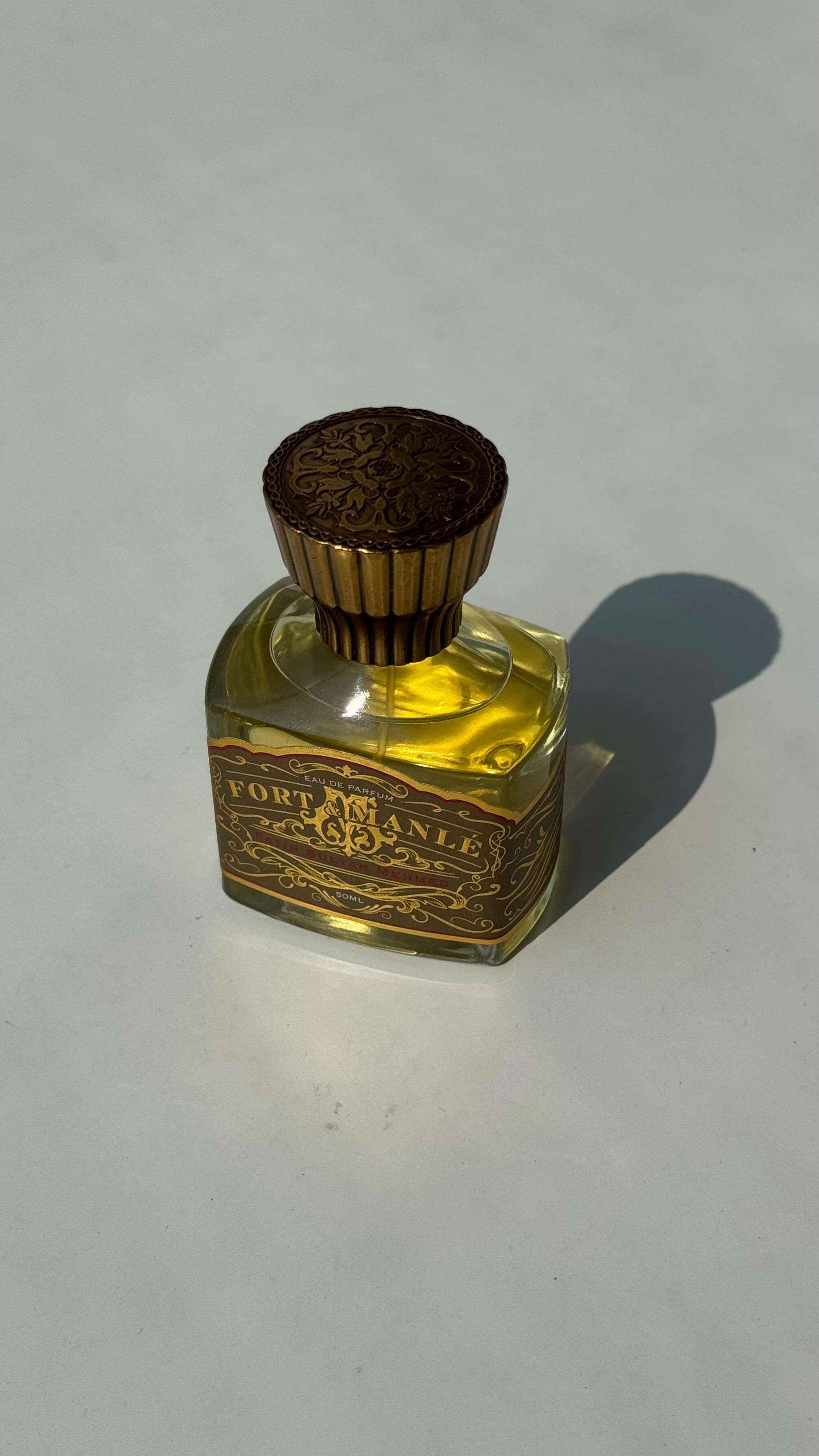 Instagram post by @ertugrulkoclar for KILIAN PARIS. Caption reads: 12-24 saat kalıcılığı olan parfümler
bölüm:....