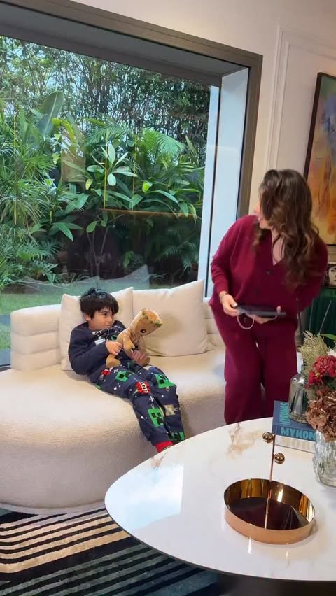 Instagram post by @doujablk for UGG. Caption reads: [...] making 🌟
When your 5yrs old spots his UGGs....