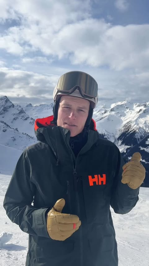 Instagram post by @aasheim22 for Helly Hansen. Caption reads: [...] Get a free day of skiing if you buy a Helly....