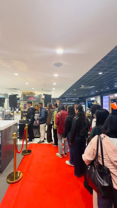 Instagram post by @siyachouhann for Reliance Digital. Caption reads: The store was buzzing, the phone was shining 🔥....