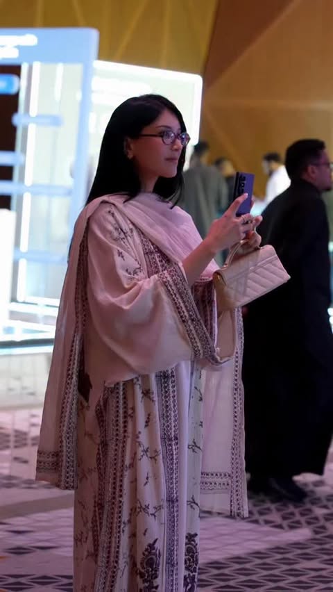 Instagram post by an influencer for Samsung Saudi. Caption reads: . الـ S26 Ultra… مستوى ثاني @samsungsaudi....