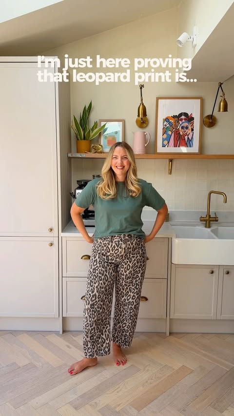 Instagram post by @leannedopaminedressing for Birkenstock. Caption reads: [...] already missing this kitchen! Shoes:....