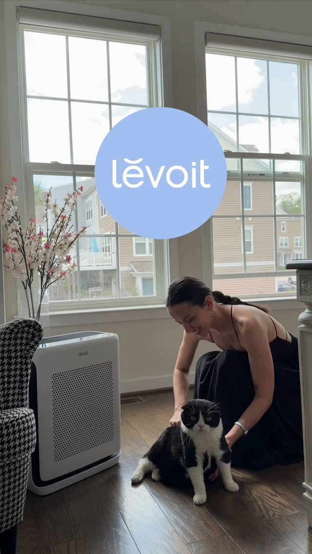 Instagram post by @merhabaamericaa for Levoit. Caption reads: [...] my air was until I tried the Levoit Vital....